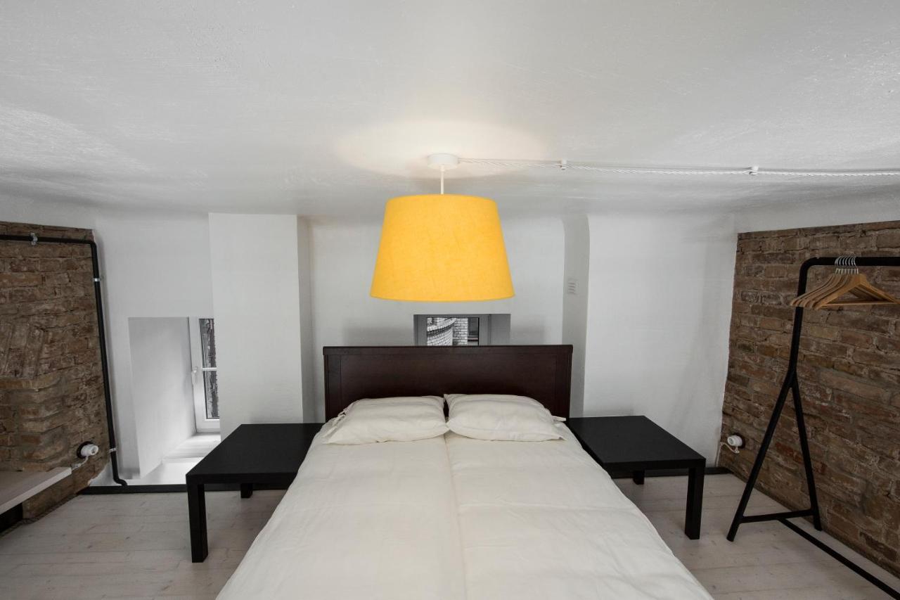 Stylish Studio Apartment In The Heart Of Riga Exterior photo